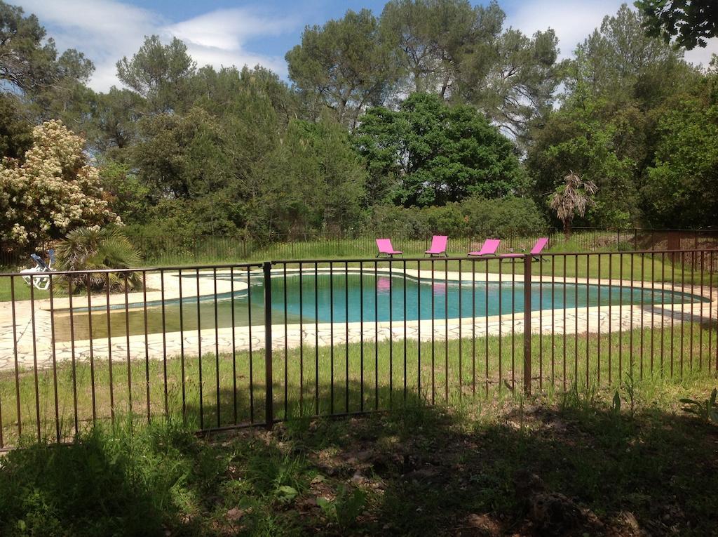 Bed and Breakfast La Maison R Pignans Екстер'єр фото