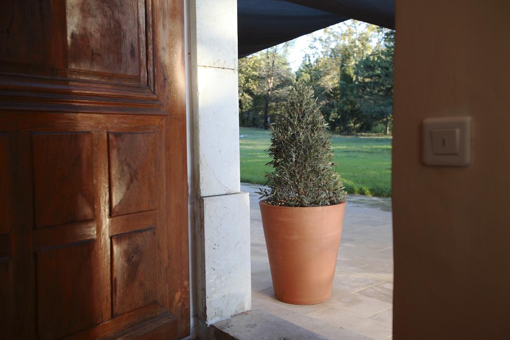 Bed and Breakfast La Maison R Pignans Екстер'єр фото